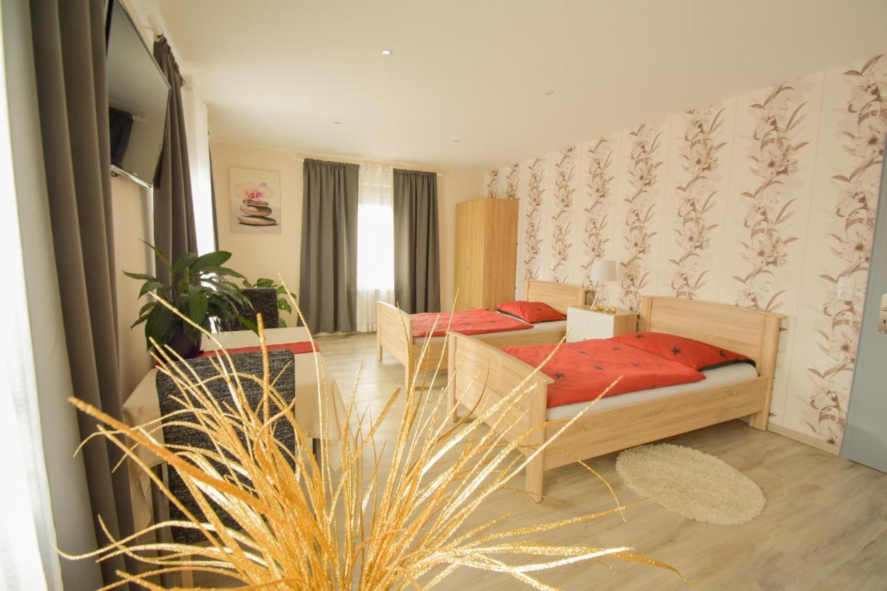 Mainzimmer - Business Apartments Hasloch  Extérieur photo