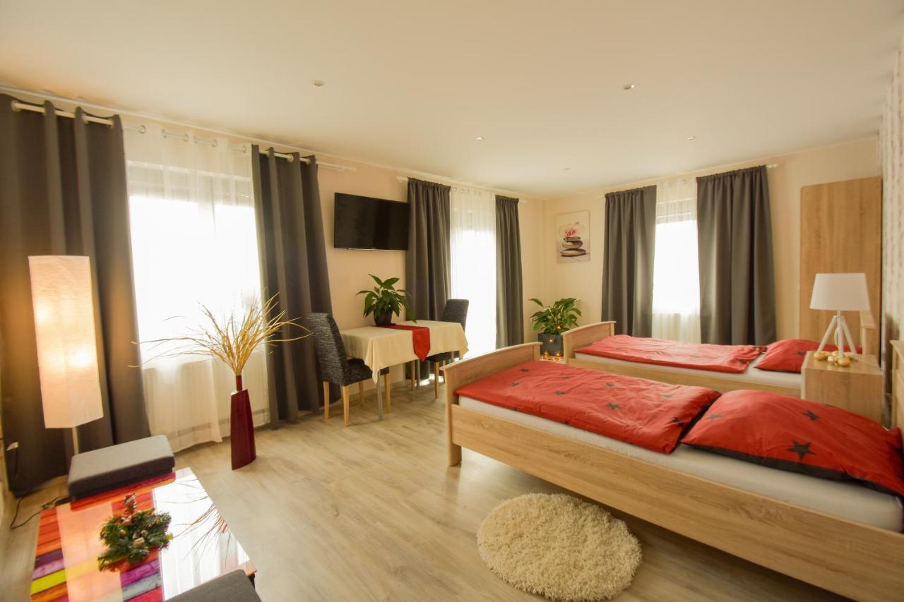Mainzimmer - Business Apartments Hasloch  Extérieur photo