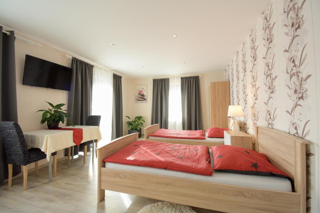 Mainzimmer - Business Apartments Hasloch  Extérieur photo
