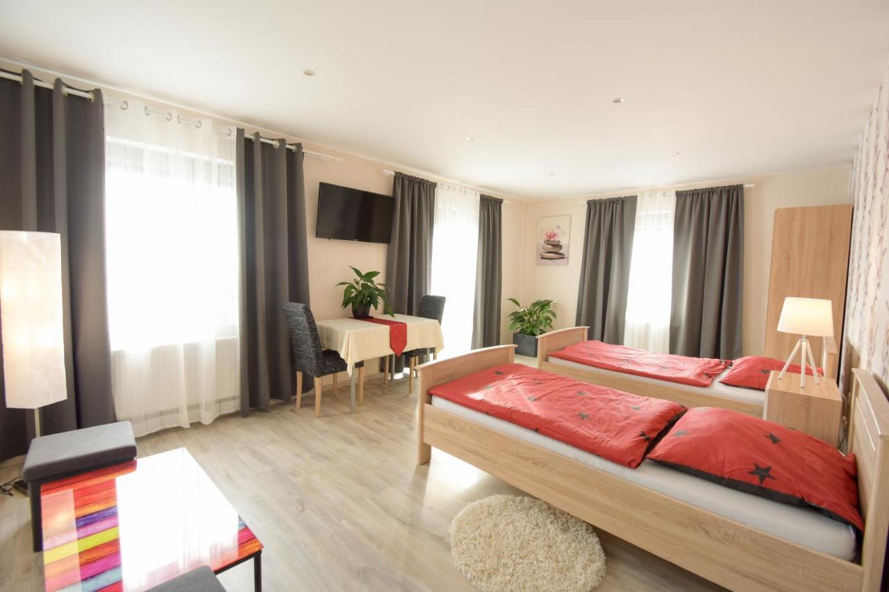 Mainzimmer - Business Apartments Hasloch  Extérieur photo