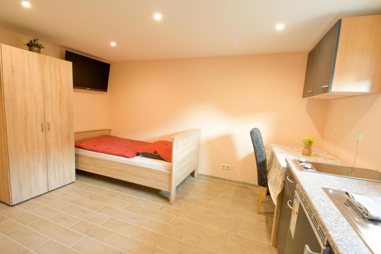 Mainzimmer - Business Apartments Hasloch  Extérieur photo