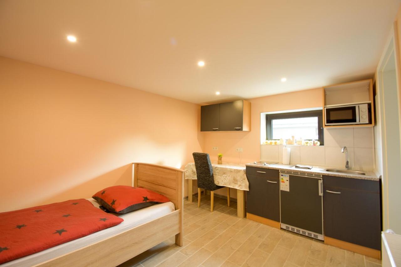 Mainzimmer - Business Apartments Hasloch  Extérieur photo